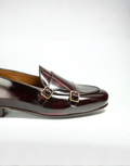 Mocasines Monk color burdeos